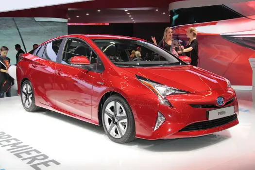 Toyota Prius IV – Czy ta hybryda nadal się opłaca?