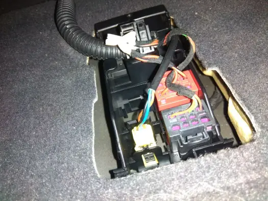 Gdzie jest moduł Bluetooth Audi A4 B8? Lokalizacja i problemy