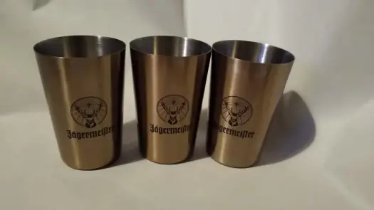 Wódka z jeleniem? To Jägermeister! Jak pić, cena, przepisy