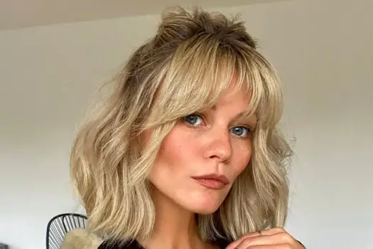 Lekka grzywka - komu pasuje i jak ją stylizować?
