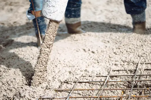 Półsuchy beton na wylewkę - Jak uniknąć błędów i ile kosztuje?