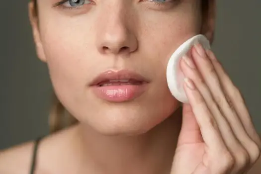 Retinal – szybszy niż retinol? Jak działa i dla kogo jest?