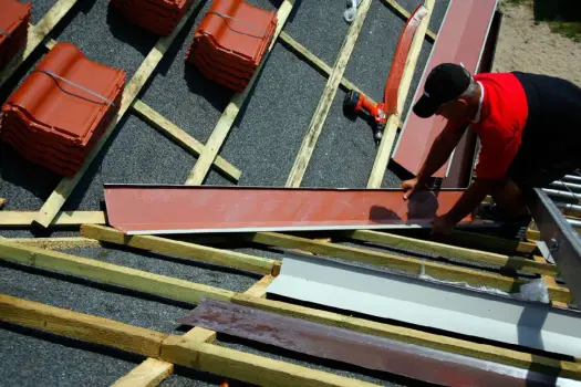 Kosz dachowy lukarny - jak uniknąć błędów i przecieków?