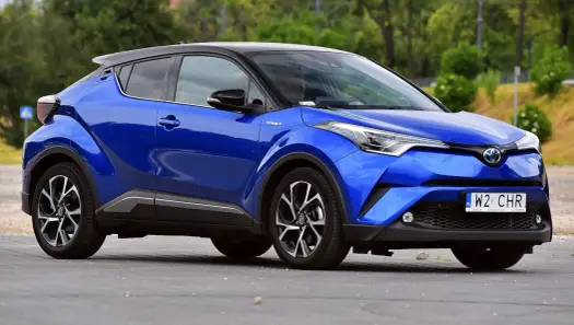 Toyota C-HR 2020 - czy nadal warto? Silniki, wady, zakup
