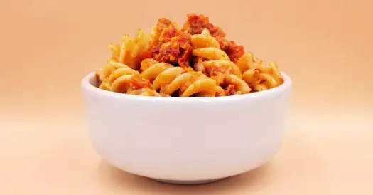 Makaron z pesto i suszonymi pomidorami - idealny przepis
