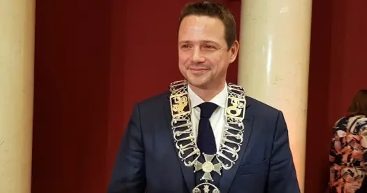 Prezydent Warszawy - Kto nim jest i co naprawdę robi?