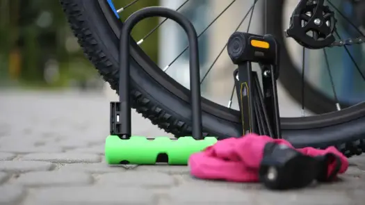 Jak zabezpieczyć rower przed kradzieżą? Praktyczny poradnik