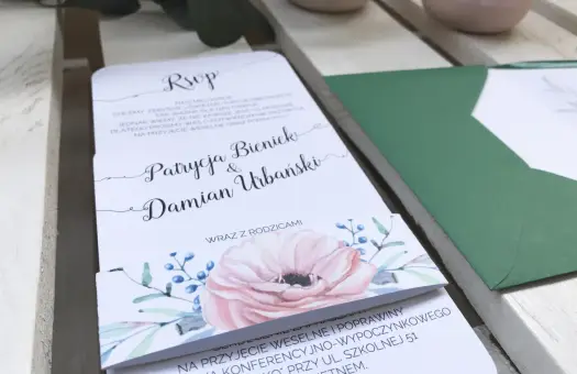 Osoba towarzysząca płaci za siebie? Zasady savoir-vivre wesel