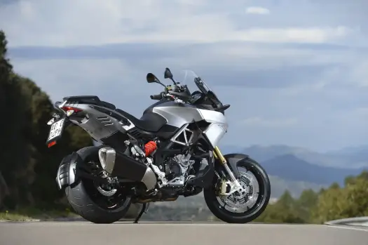 Aprilia Caponord 1200 - Dane techniczne i opinie. Czy warto?