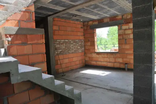 Adaptacja budynku gospodarczego na mieszkalny - Czy to możliwe?
