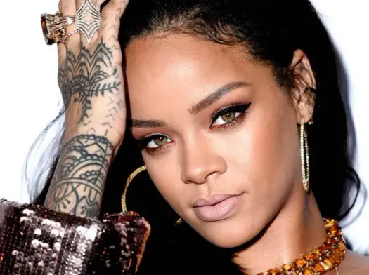 Skąd pochodzi Rihanna? Zaskakujące fakty o jej pochodzeniu i rodzinie