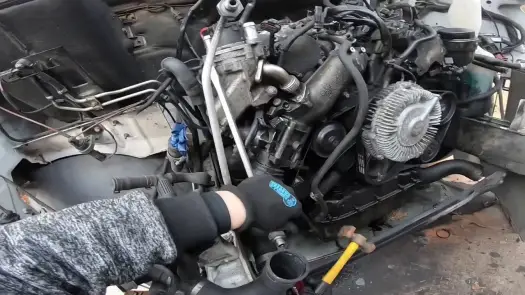 Gdzie jest zawór EGR w Mercedesie Sprinter? Oto co musisz wiedzieć
