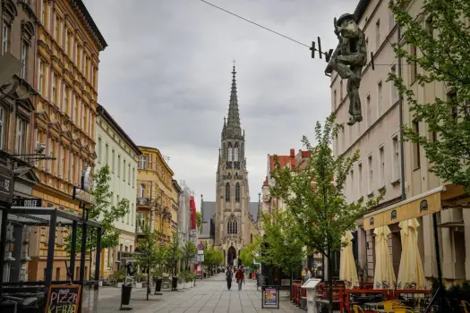 Kościół Mariacki Katowice: Sekrety najstarszej świątyni i praktyczny przewodnik