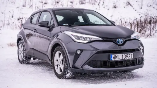 Toyota C-HR (2022) - Czy warto kupić używaną hybrydę?