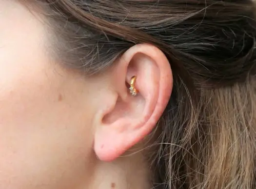 Rook piercing - Wszystko, co musisz wiedzieć przed decyzją