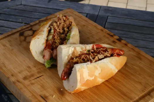 Hot dog z grilla - Sekret perfekcji. Triki i kompozycje