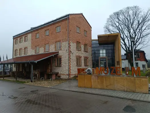 Muzeum Stary Młyn Żarki: Odkryj Dawne Rzemiosła Interaktywnie