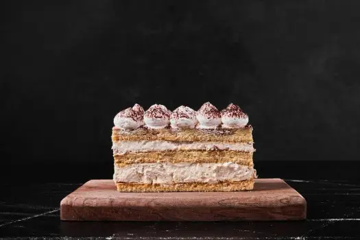 Czy w ciąży można tiramisu? Bezpieczne alternatywy i ryzyka