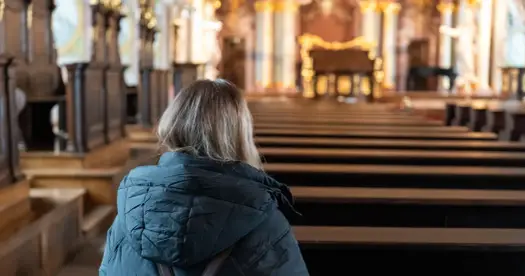 Czym jest modlitwa? Poznaj jej cele, formy i moc.