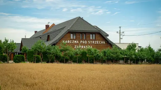 Odkryj Karczmę pod Strzechą: Smaki, tradycja, idealne wesele?