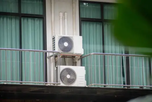 Klimatyzacja w bloku/domu: Formalności, zgody i przepisy. Sprawdź!
