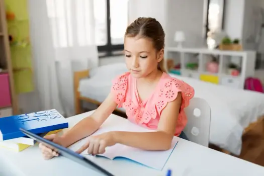 Edukacja domowa w podstawówce - czy to dla Twojego dziecka?