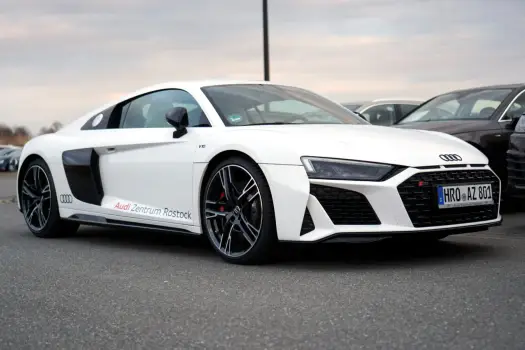 Audi RS8 naprawdę istnieje? Zobacz, co dziś oferuje Audi