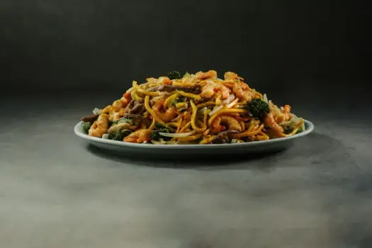 Smażony makaron jak z restauracji - Jak uzyskać idealną teksturę?