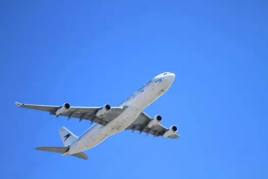 Ile trwa lot do Japonii? Sprawdź czas i porady na jet lag