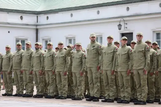Zarobki w SOP - Ile naprawdę zarabia funkcjonariusz?