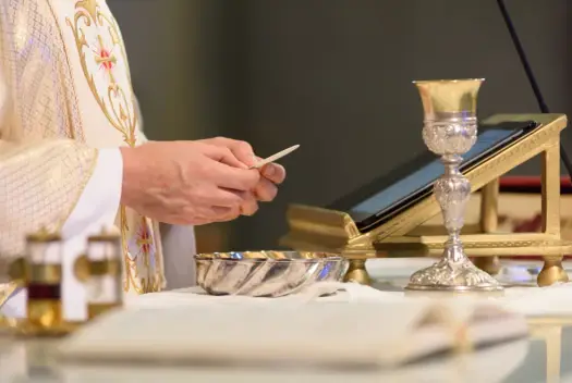 Eucharystia - Co to jest i jak świadomie uczestniczyć?