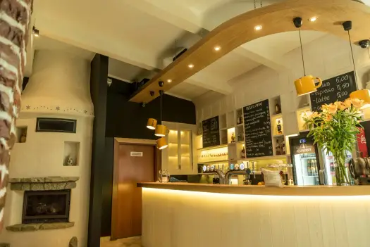 Pizzeria Nad Dokawą Pszczyna: Najlepsza pizza i rodzinne atrakcje