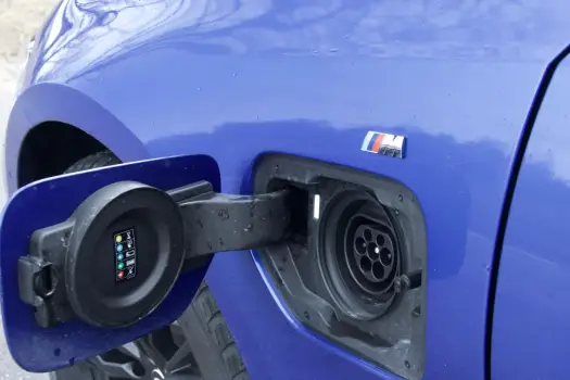 BMW 330e - Czy ta hybryda plug-in to dobry wybór w Polsce?