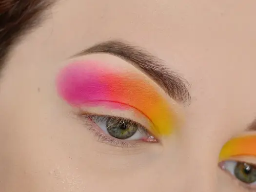 Cut crease - jak zrobić odciętą powiekę krok po kroku