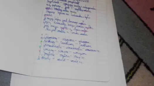 Jak pisać w zeszycie w szeroką linię? Praktyczny poradnik