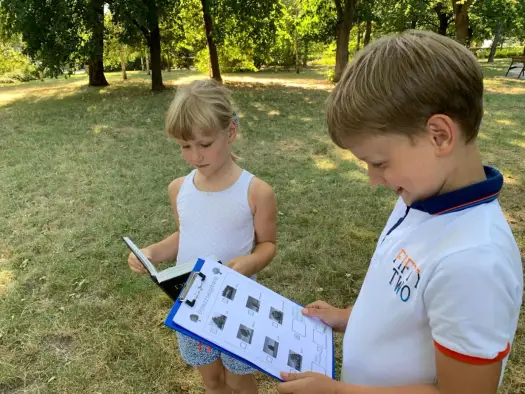Podchody dla dzieci na biwaku - 10 pomysłów na super zabawę!