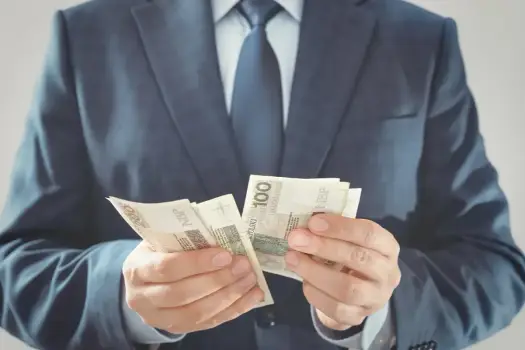 Podwyżki dla pracowników samorządowych - kto zyska najwięcej?