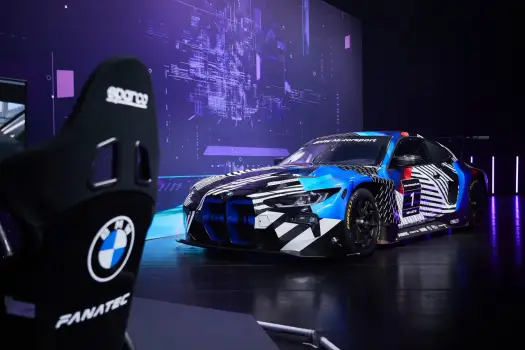 BMW M4 GT3 w symulatorach - Jak nim jeździć?