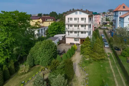 Pensjonat Kojak Jastrzębia Góra: Idealne wakacje nad morzem?