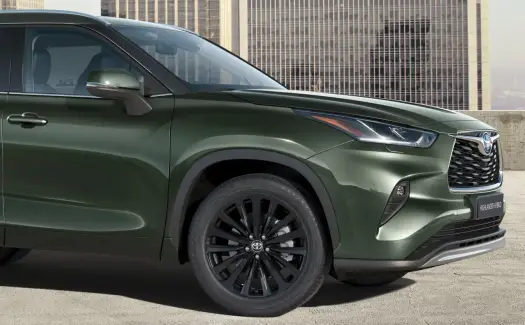 Toyota Highlander - Polska hybryda czy wersja z USA? Sprawdź różnice