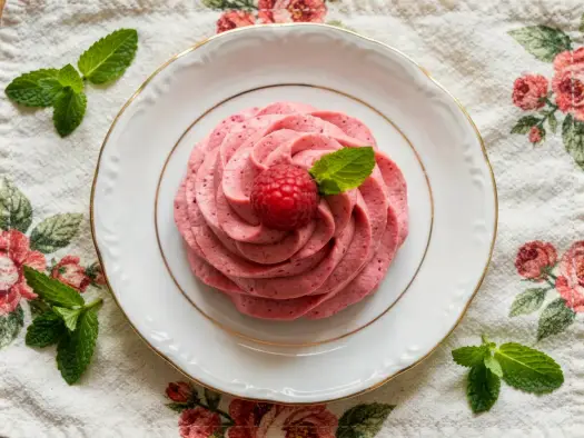 Krem malinowy z mascarpone do tortu - idealnie gładki i stabilny