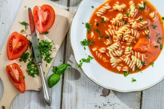 Zupa pomidorowa jak u babci - Jak uzyskać ten idealny, domowy smak?