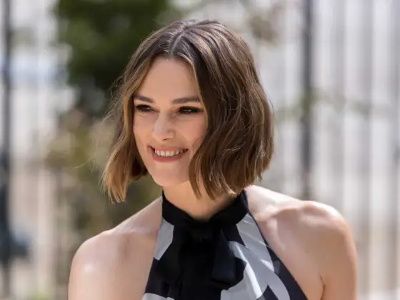 Coupe cheveux fins plats femme 50 ans - Le guide volume et style