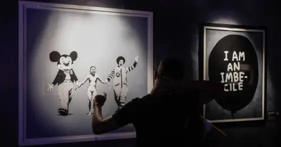 Banksy zdemaskowany? Prawda o tożsamości i legendzie artysty