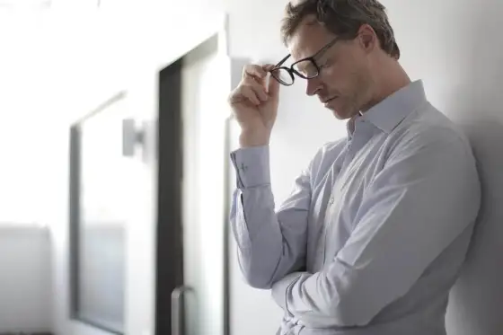 Hitzewallungen beim Mann - Ursachen, Diagnose und was wirklich hilft
