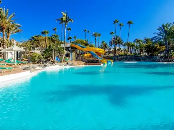 Najcieplejsza wyspa kanaryjska w grudniu – Fuerteventura czy inne?