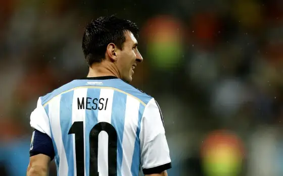 Jak wygląda Messi? Pełny opis sylwetki i stylu