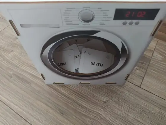 Kartonowa pralka DIY: Zabawa, nauka i recykling dla dzieci