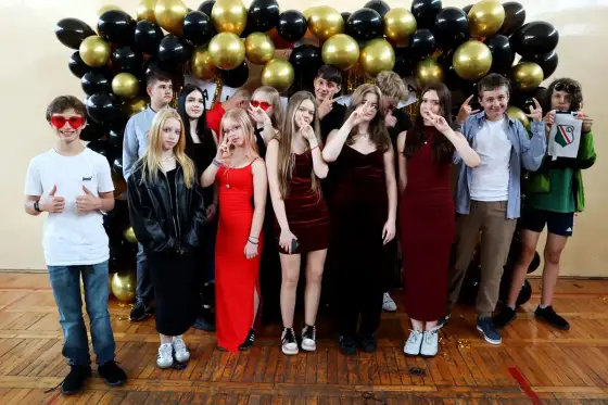 Bal ósmoklasisty - Jak zaplanować udany wieczór bez stresu?