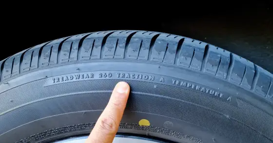 Jak odczytać DOT i ocenić wiek opony przed zakupem